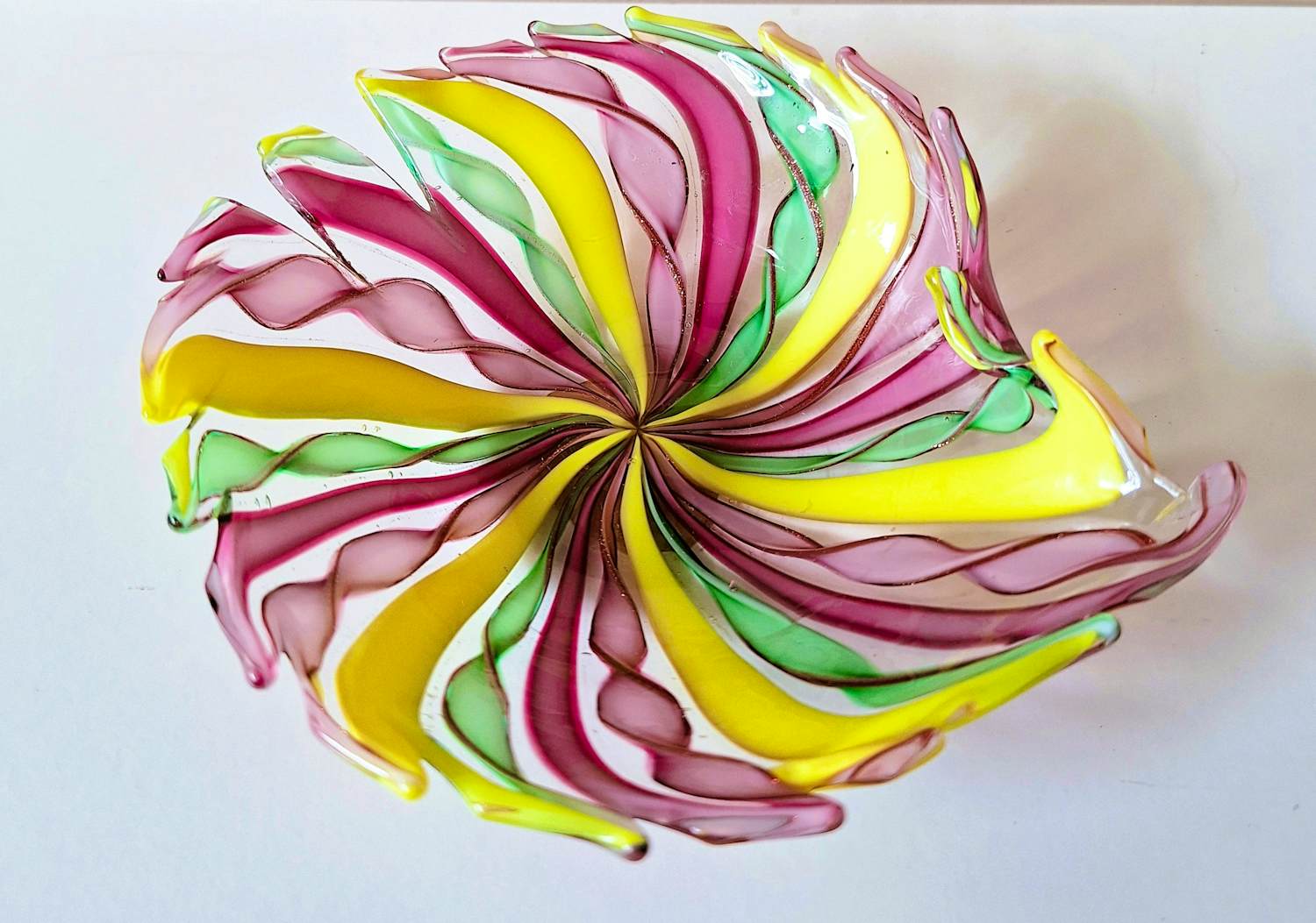 Buy 1295 Murano - Glazen kunstwerk met gekleurde linten? Bid from 69!