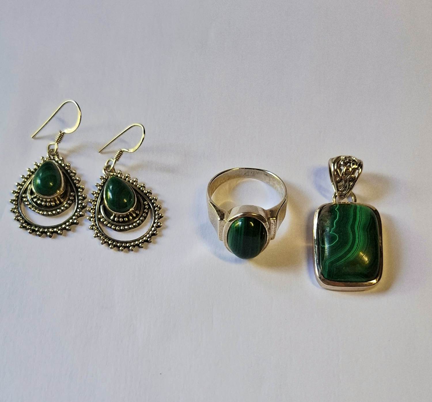 Set zilveren sieraden  met malachiet verkocht voor € 125!