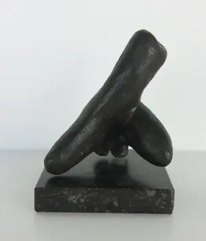 Lia van Vugt - Bronzen sculptuur, Gehurkte tors + boek! kopen? Bied vanaf 100!