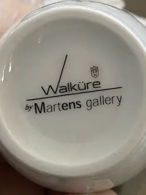 Berry Martens - Happy People Of The World | 2x kop schotel porselein NL + JAP kopen? Bied vanaf 1!