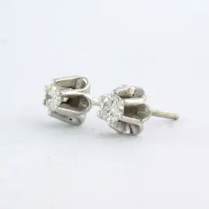 14k wit gouden solitair oorknoppen met briljant geslepen diamant tot. 0.40ct kopen? Bied vanaf 510!