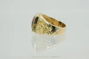 54 - Fraai bewerkte 18Kt geel gouden ring met cabuchon geslepen kleursteen kopen? Bied vanaf 480!