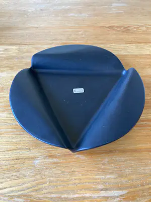 Jeroen Bechtold - Elegante design schaal van Jeroen Bechtold – sculpturaal , jaren 80ig kopen? Bied vanaf 75!