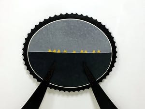Tiddo Nieboer - Wandobject van beschilderd hout en rubber, Een prettig jachttafereel kopen? Bied vanaf 120!