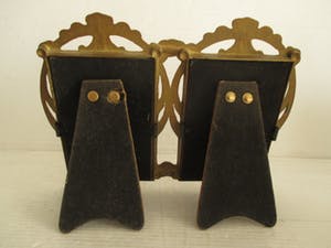 Curiosa - Twee bronzen/koperen dubbele fotolijsten onder glas kopen? Bied vanaf 50!
