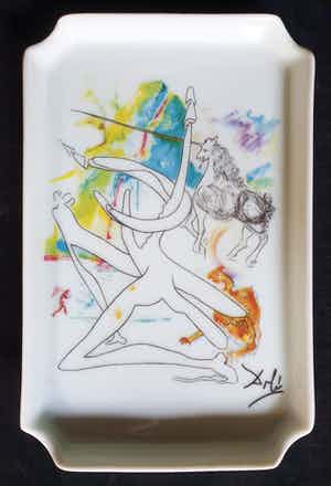 Niet of onleesbaar gesigneerd - Porseleinen schaaltje met decor Salvador Dalí (gelimiteerde uitgave) verkocht voor € 1!