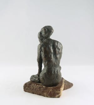 Brons (Onbekend) - Brons en marmer, Zijlings zittende vrouw kopen? Bied vanaf 50!