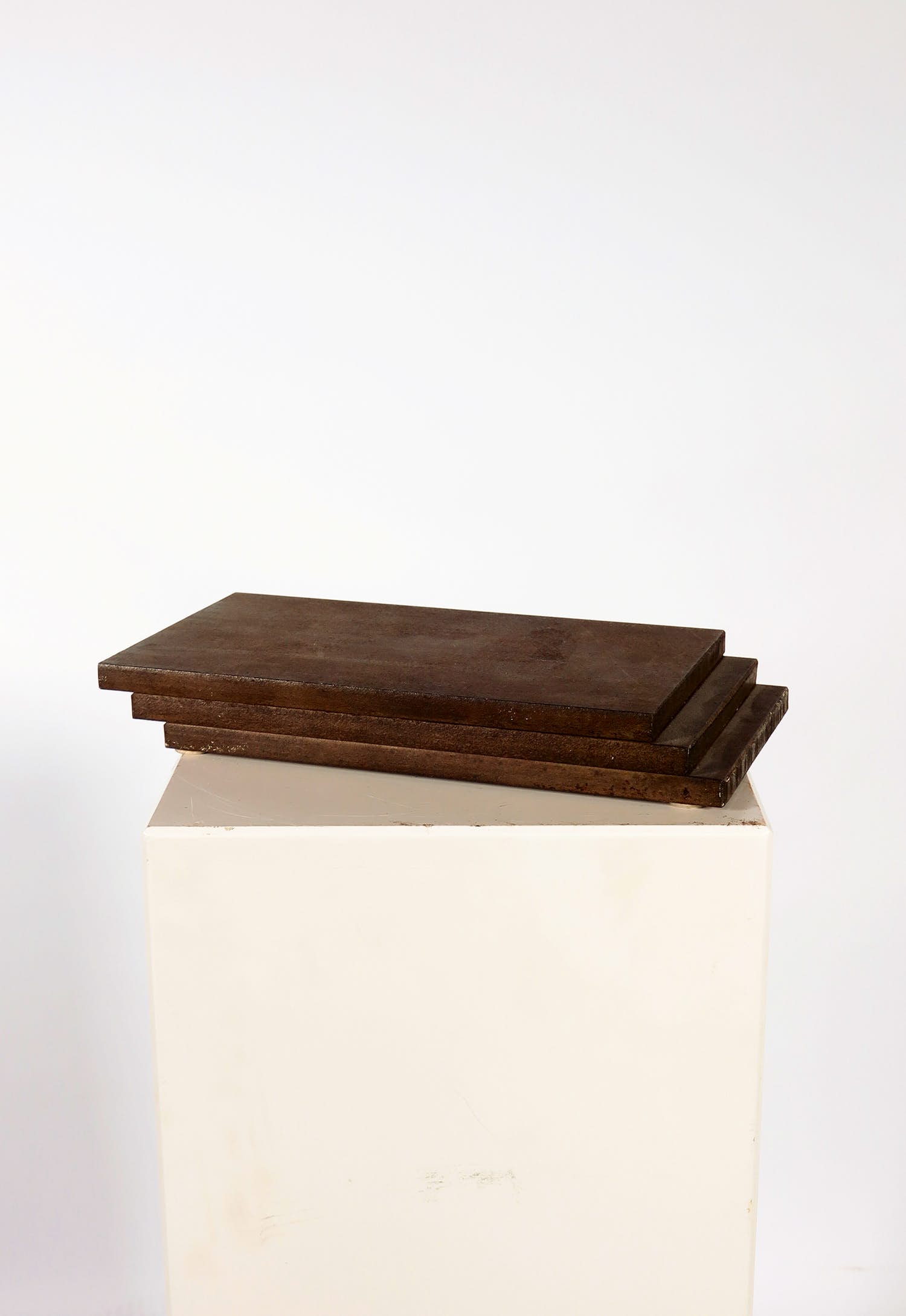 Niet of onleesbaar gesigneerd - Roestkleurige sculptuur in drie lagen kopen? Bied vanaf 1!