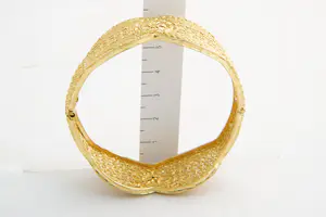 143-  Aparte 18krt geel-gouden armband - Arabisch motief / opengewerkt model kopen? Bied vanaf 1060!