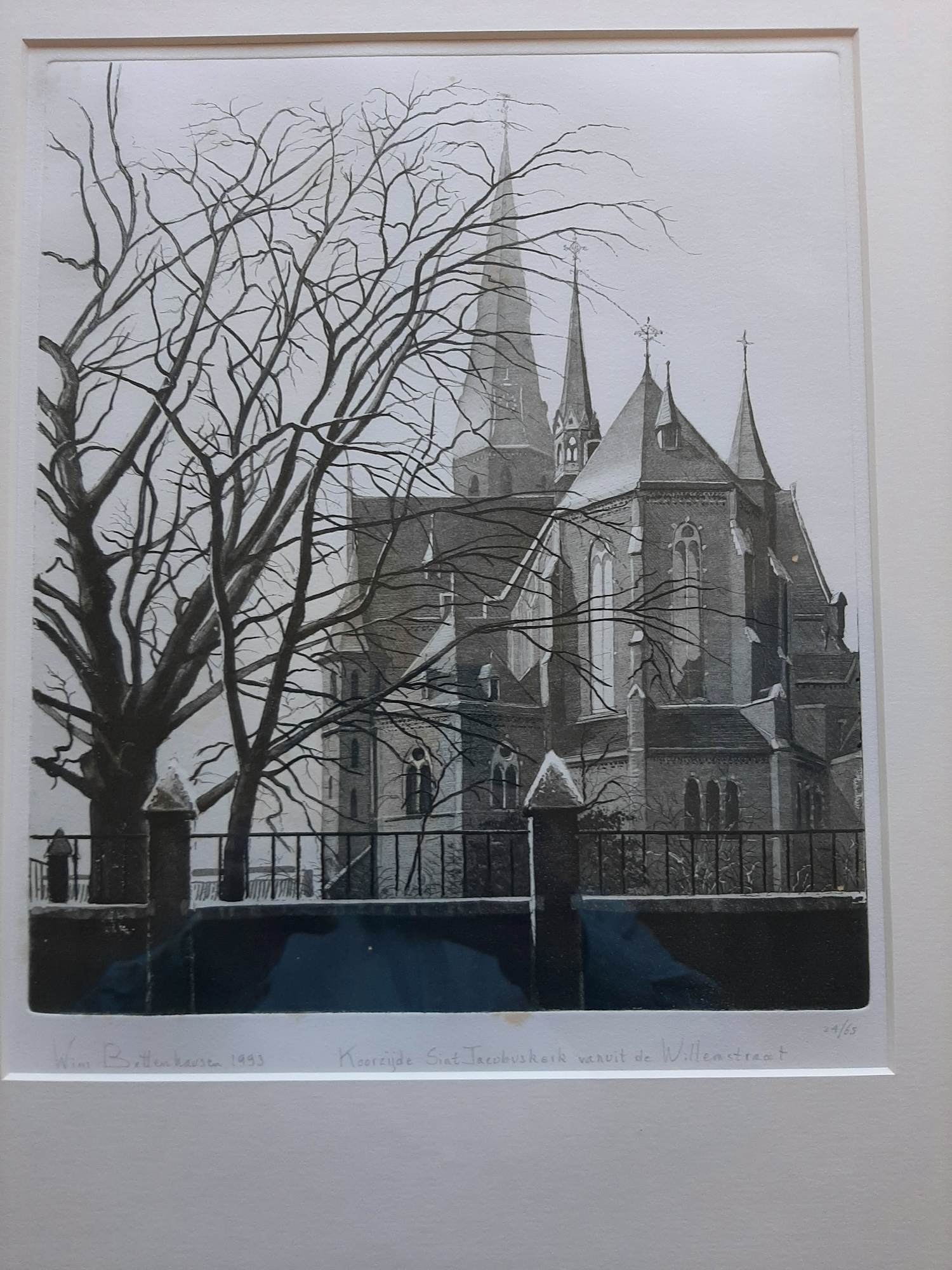 Wim Bettenhausen - Ets, Koorzijde Sint Jacobus kerk van uit de Willemstraat. kopen? Bied vanaf 100!