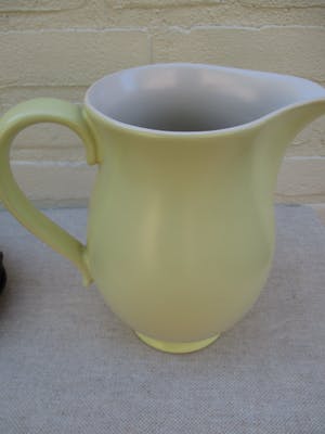 Potterie De Driehoek - Paletvormig gebakstel en een melkkan kopen? Bied vanaf 40!