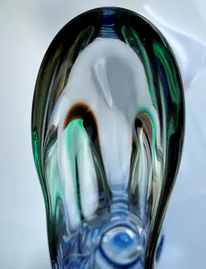 Adam Jablonski - Ornamental vase "Demure" kopen? Bied vanaf 150!