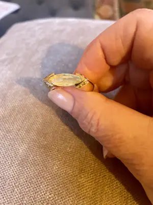 Opvallende gouden ring met peridot kopen? Bied vanaf 300!