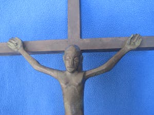 Brons (Onbekend) - Modern bronzen kruisbeeld. kopen? Bied vanaf 20!