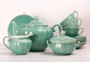 Plateelbakkerij Zuid-Holland - Groen art deco servies met floraal decor en oramentatie 1930's kopen? Bied vanaf 19!