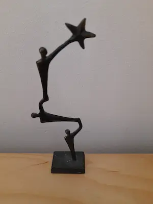 Niet of onleesbaar gesigneerd - Acrobatische kopen? Bied vanaf 1!