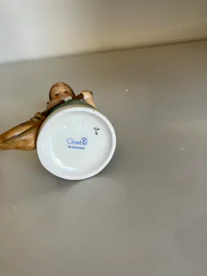 Porzellanfabrik W. Goebel - Spelende jongen met fluit - TMK6/ meisje met bezem - TMK5 kopen? Bied vanaf 79!