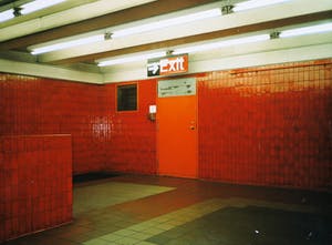 Bart Hendriks - Foto, Exit - New York City subway kopen? Bied vanaf 1!