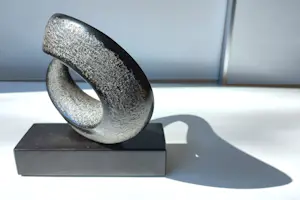 Karin van Ommeren - Abstracte compositie, hardstenen beeld (unica) kopen? Bied vanaf 895!