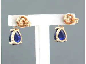 18k gouden oorhangers met saffier tot. 1,34ct en briljant geslepen diamant kopen? Bied vanaf 360!