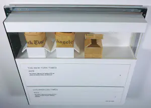 Paul Kuipers - Kunststof wandobject, The New York times/Los Angeles times kopen? Bied vanaf 60!