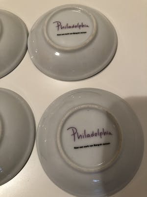 Plateelfabriek Schoonhoven N.V. - Vintage tulpenvaas en vier kleine schaaltjes kopen? Bied vanaf 15!