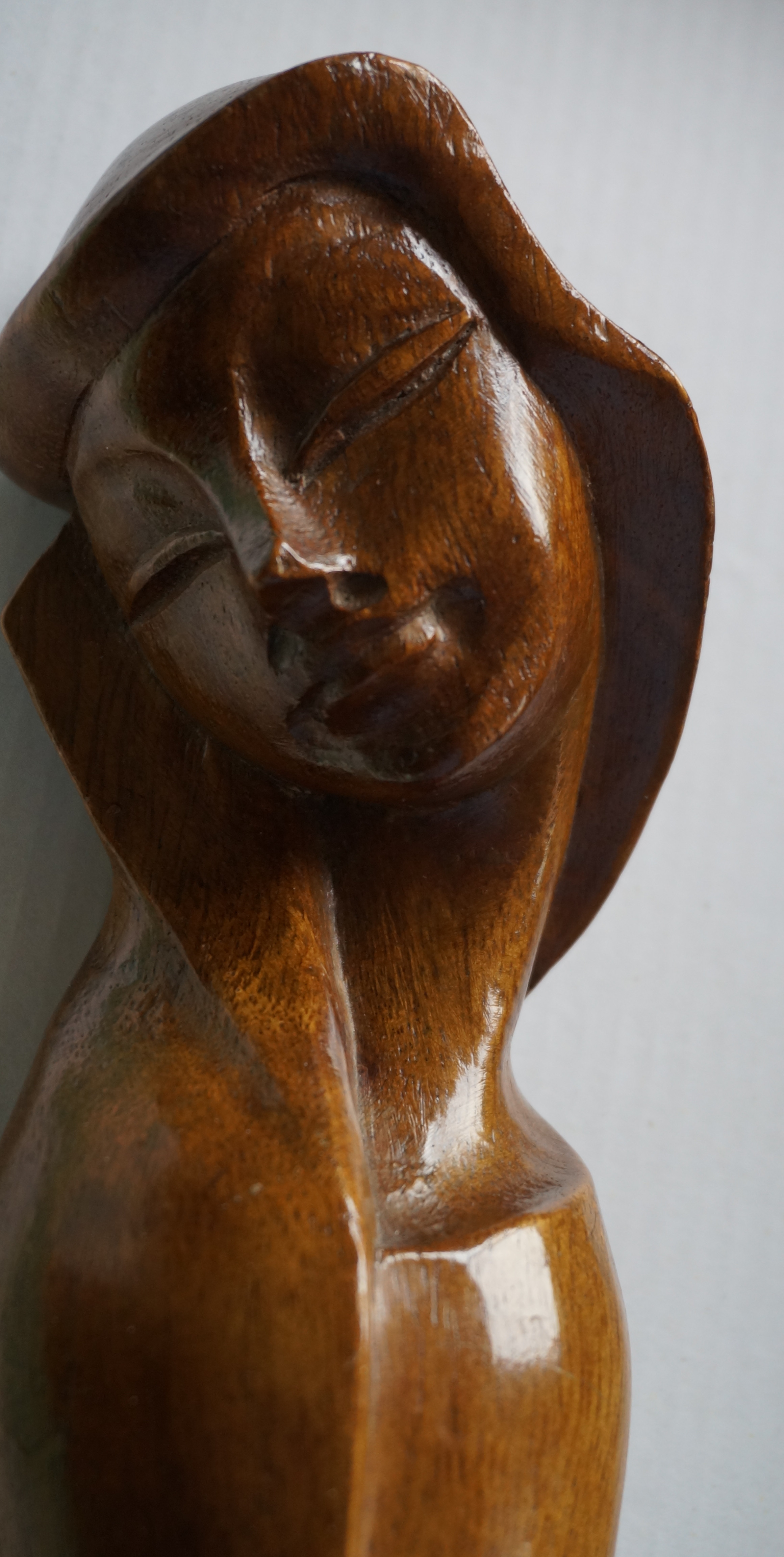 Niet of onleesbaar gesigneerd - Vrouwenkopje (Madonna?) verkocht voor € 45!