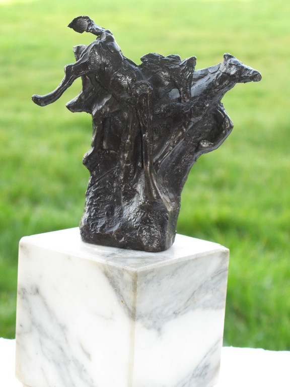 Jits Bakker - Bronze sculptuur op marmeren sokkel "Horses" (1976). verkocht voor € 450!