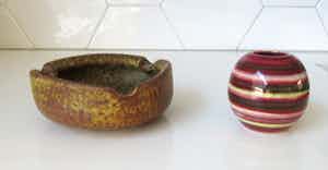 Mobach Keramiek - Regenboog vaasje en een asbakje verkocht voor € 1!