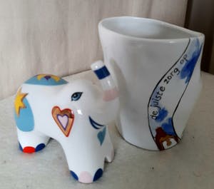 Corry Ammerlaan - Artihove Art -Olifant en beker kopen? Bied vanaf 15!