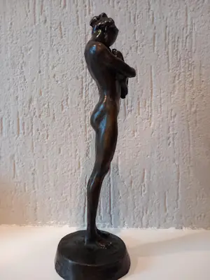 Kees Verkade - "aan het hart" bronzen beeld, moeder kind. kopen? Bied vanaf 1600!