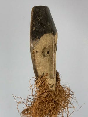 Lega - 200609 - Tribal used African passport mask from the Lega Bwami - Congo. kopen? Bied vanaf 25!