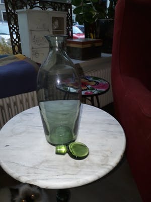 Niet of onleesbaar gesigneerd - groene karaf zeer mooi dun glas kopen? Bied vanaf 1!