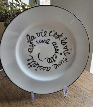 Ben Vautier - Porseleinen bord (Apilco France) -" La Vie....." - Diameter26 cm kopen? Bied vanaf 75!