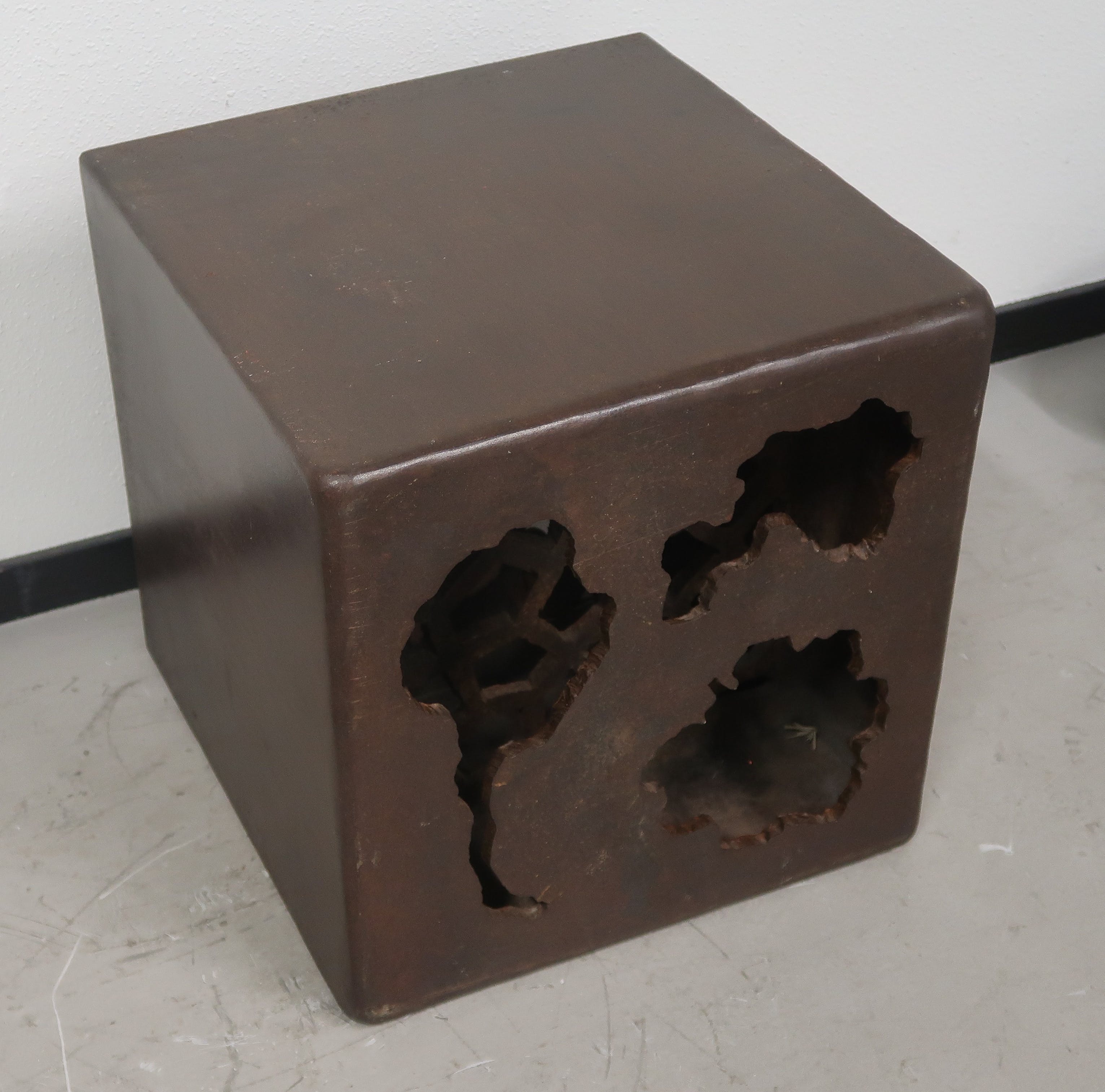 Joop Haring - Stalen kubus, Zonder titel (Groot) kopen? Bied vanaf 200!