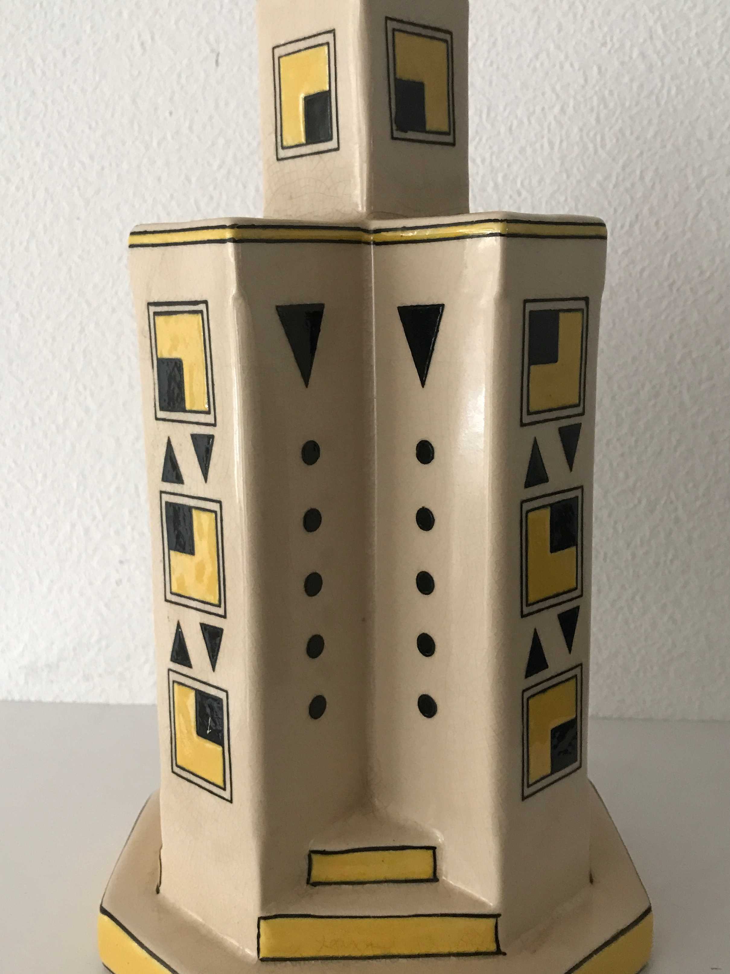 Charles Catteau - Skyscraper verkocht voor € 50!