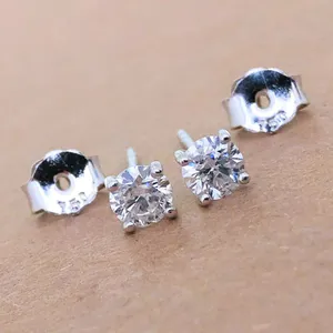 0.51 ct Diamond Solitaire Earrings kopen? Bied vanaf 400!