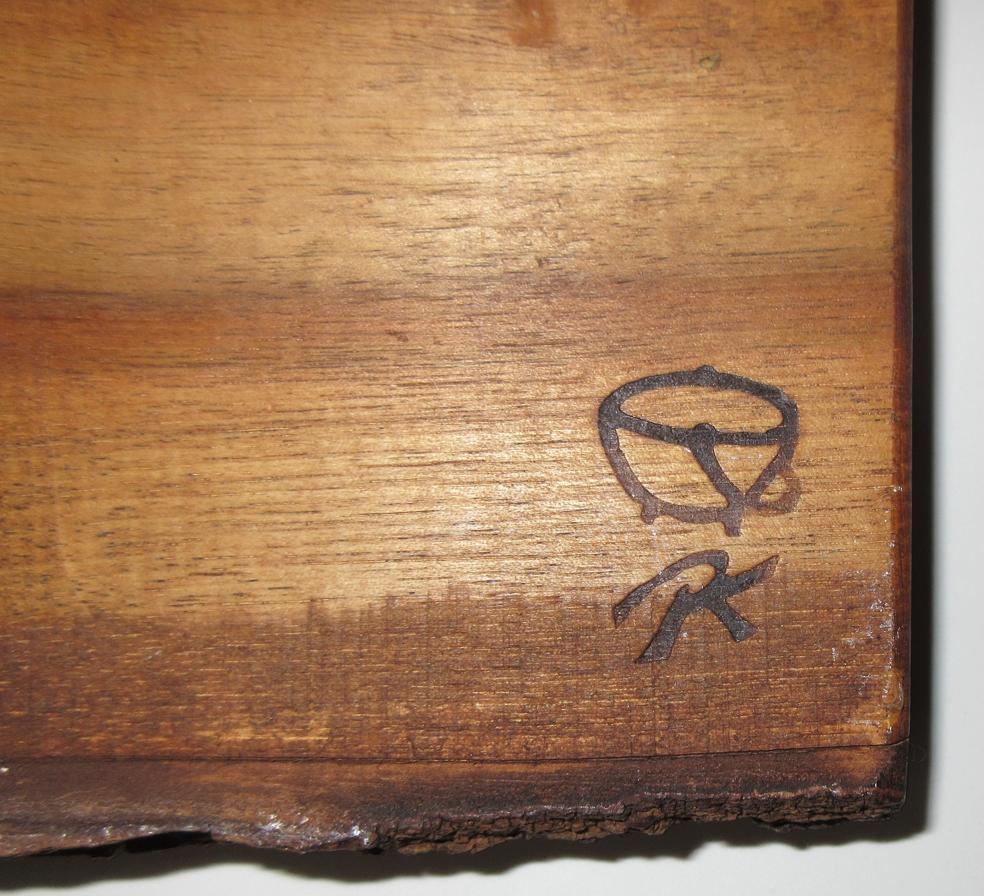 Niet of onleesbaar gesigneerd - Kunstemaille op houten wandplaquette van een Madonna kopen? Bied vanaf 1!