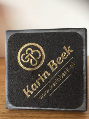 Karin Beek - Samen op de bank kopen? Bied vanaf 69!