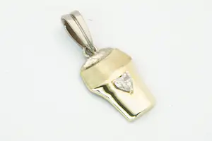 101 - Origineel 14 karaat bi colour Biertje hanger met ca 0.30 crt diamant kopen? Bied vanaf 180!