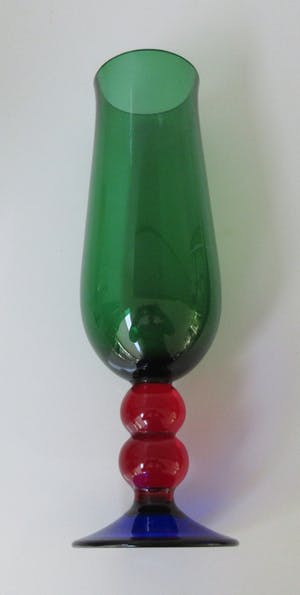 Niet of onleesbaar gesigneerd - Sixties gekleurde champagne flutes kopen? Bied vanaf 10!