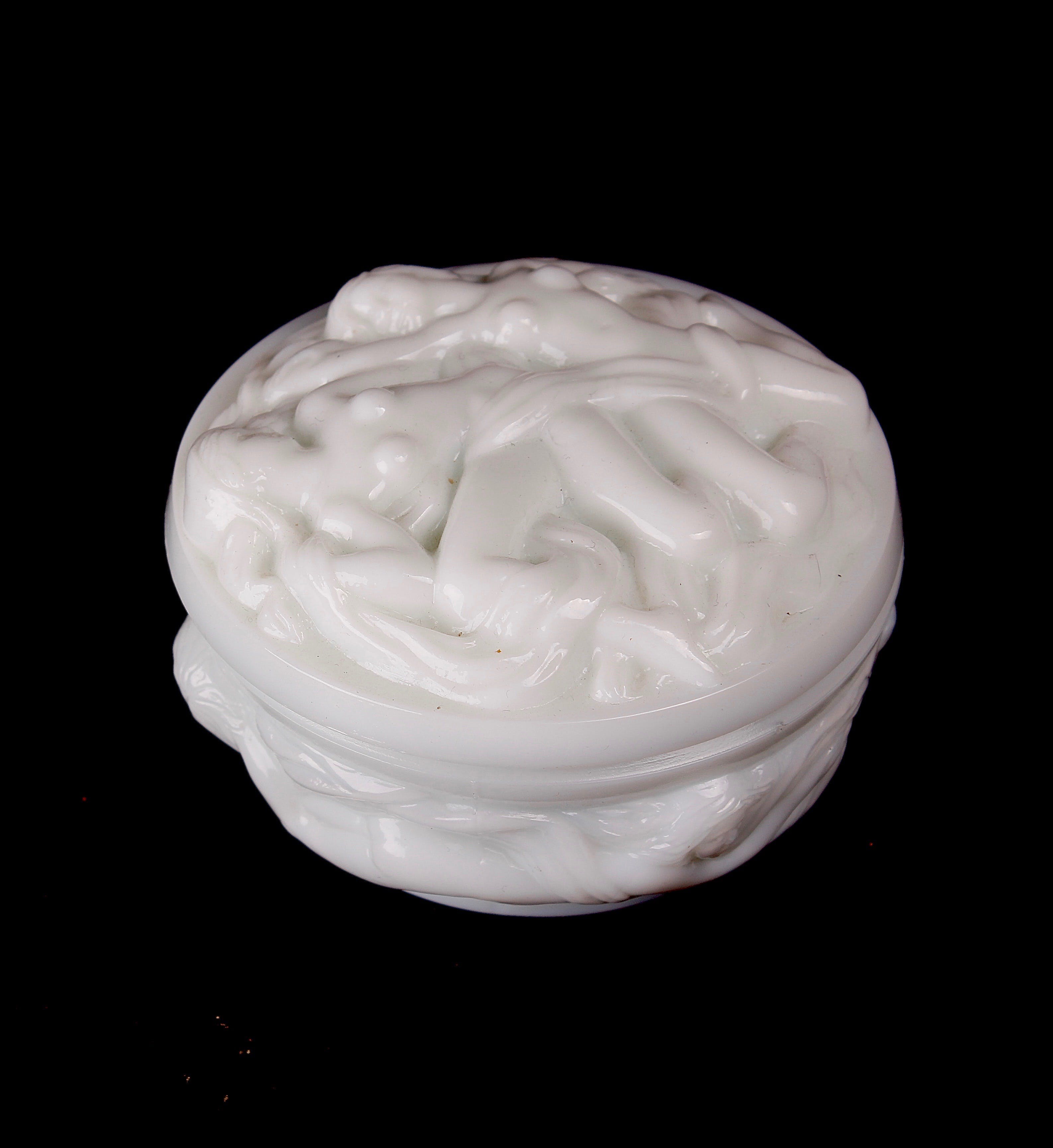 Curt Schlevogt - Art deco 'Ingrid' dekseldoosje met een reliëf decor van Vrouwelijk naakt | kopen? Bied vanaf 19!