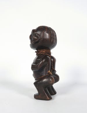 Baka - Beeld van hout en touw, Vrouwfiguur kopen? Bied vanaf 1!