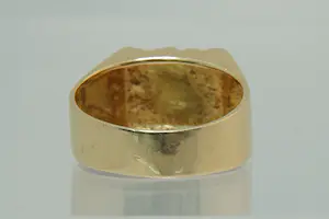 42 - Massief 18 Krt gouden heren ring met fraaie "nugget" afwerking kopen? Bied vanaf 380!