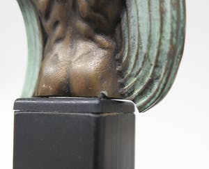AcheterMiguel Berrocal - Klein beeld van brons met 24k verguld front, Eros voor Les Beaux Arts? Enchérissez de 120!