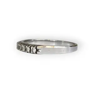 14 kt witgouden rijring met diamanten kopen? Bied vanaf 400!