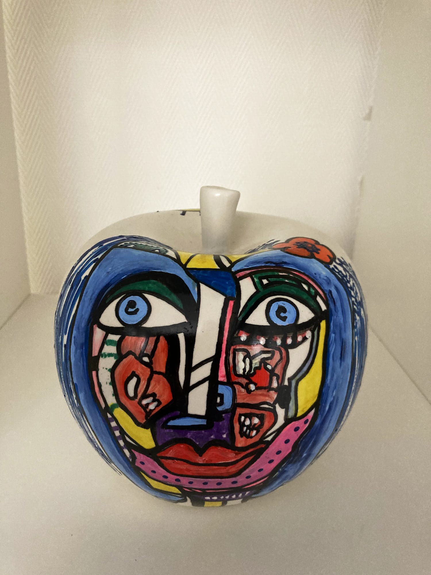 Marianne Bey - Like Apple verkocht voor € 1!