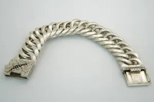 21 - MASSIEF (100+gr) 1e Gehalte Zilveren  Buddha to Buddha armband kopen? Bied vanaf 180!