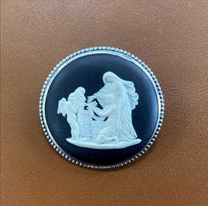 Wedgwood - vintage camee broche kopen? Bied vanaf 1!