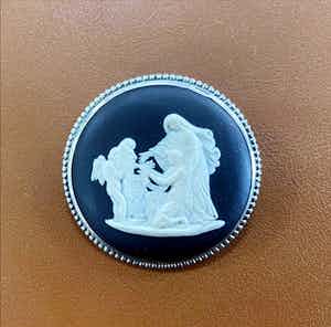 Wedgwood - vintage camee broche verkocht voor € 1!